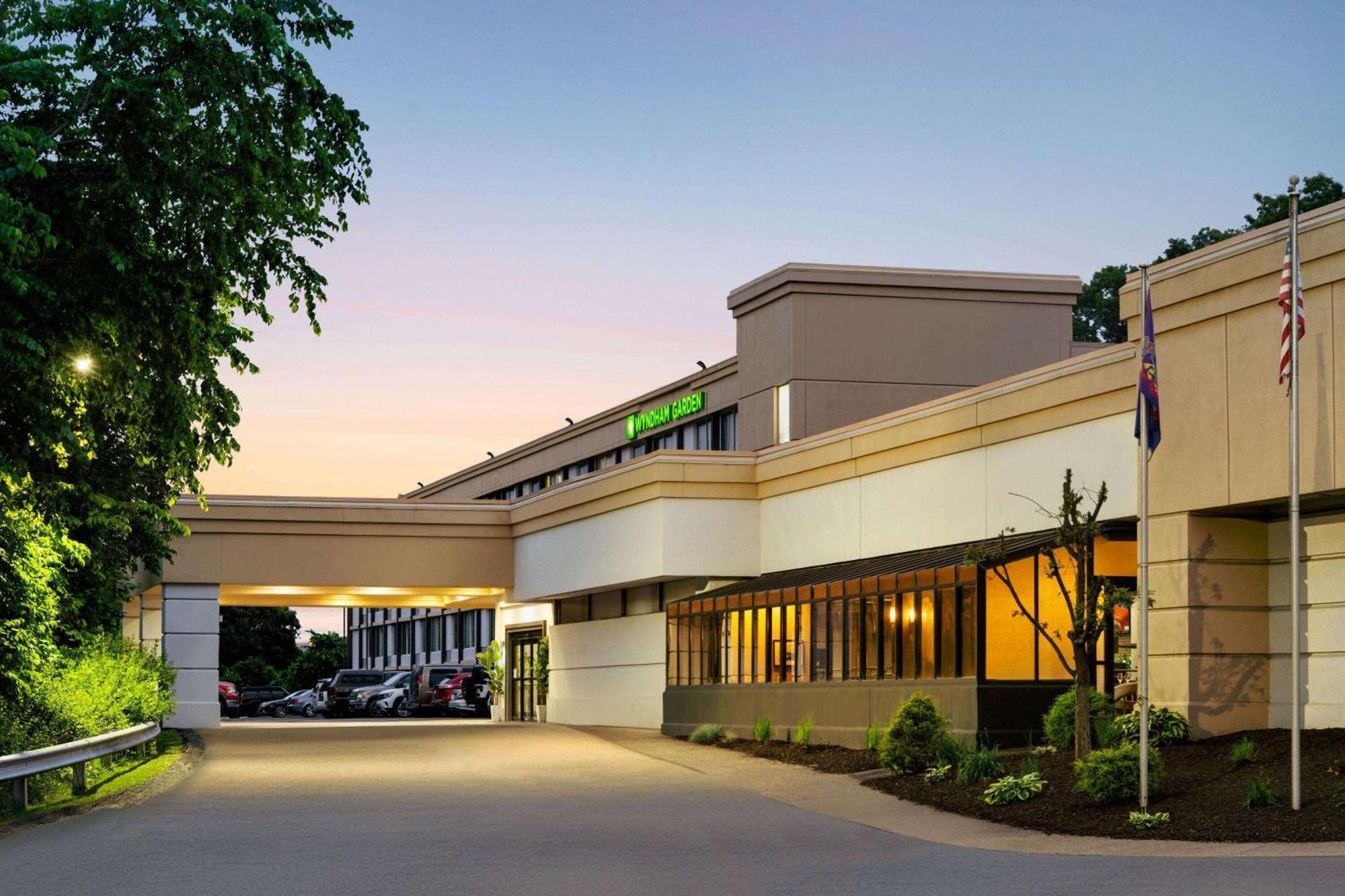 Wyndham Garden Inn Pittsburgh Airport Robinson Township Exterior foto