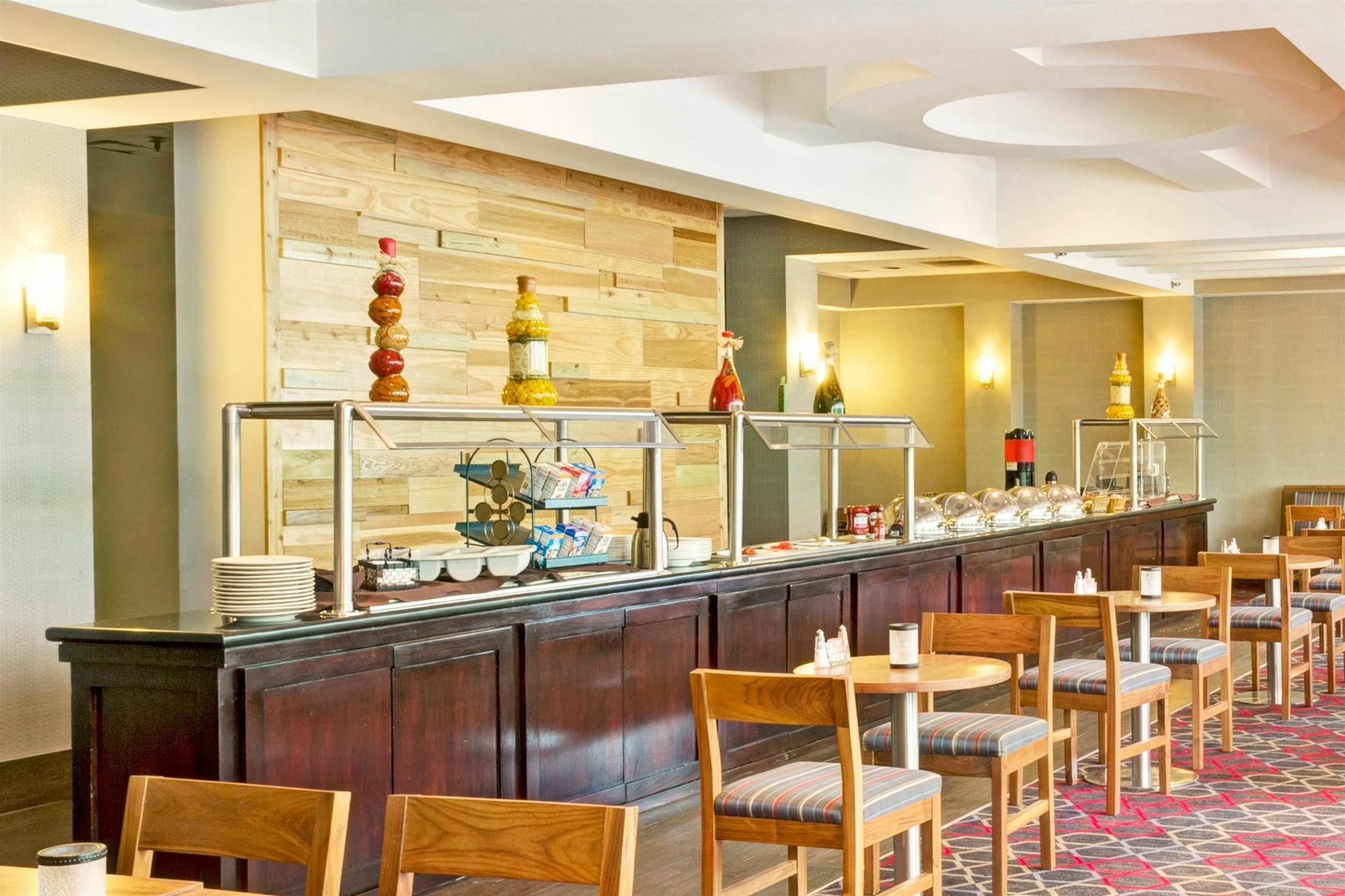 Wyndham Garden Inn Pittsburgh Airport Robinson Township Exterior foto